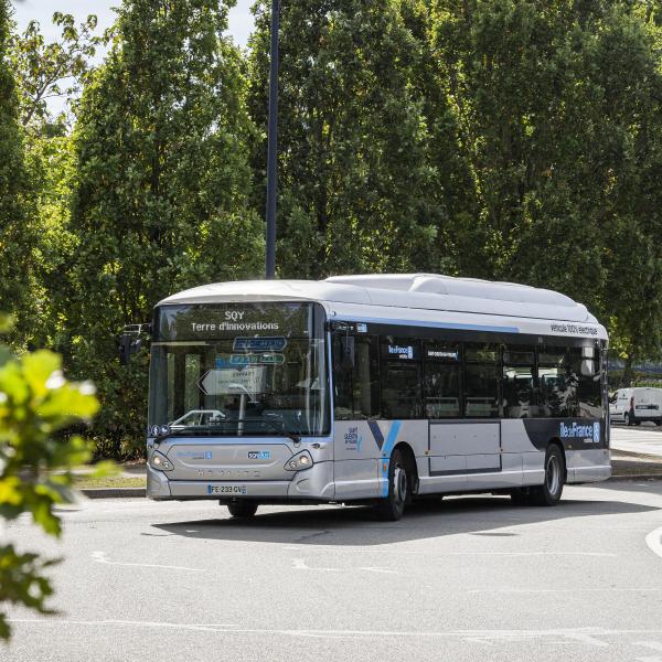 Saint Quentin en Yvelines France Bus Mobility