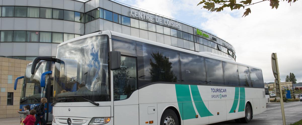 Un bus Touriscar (STIHS) en mobilité