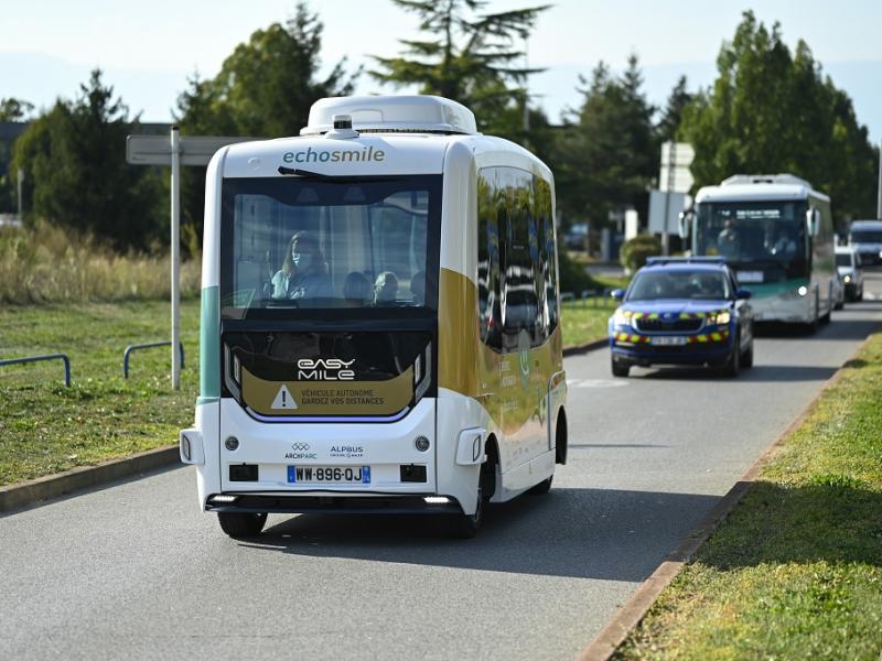 navette autonome echosmile experimentee a ArchParc et soutenu par RATP Dev et Alpbus, en partenarait avec Bestmile